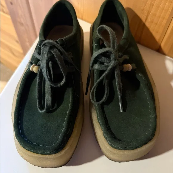 Clark’s Wallabee Cup Dark Green Leather Shoes - Picture 3 of 3